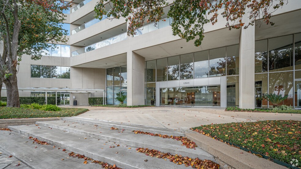 More Photos Of 12603 Southwest Fwy, Stafford Office For Lease