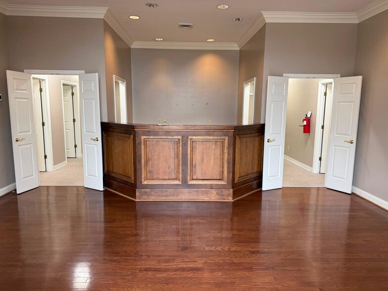 More Photos Of 1921 Whittlesey Rd, Columbus Office For Lease