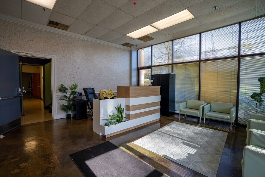 More Photos Of 8160 Regent Pky, Fort Mill Flex For Lease