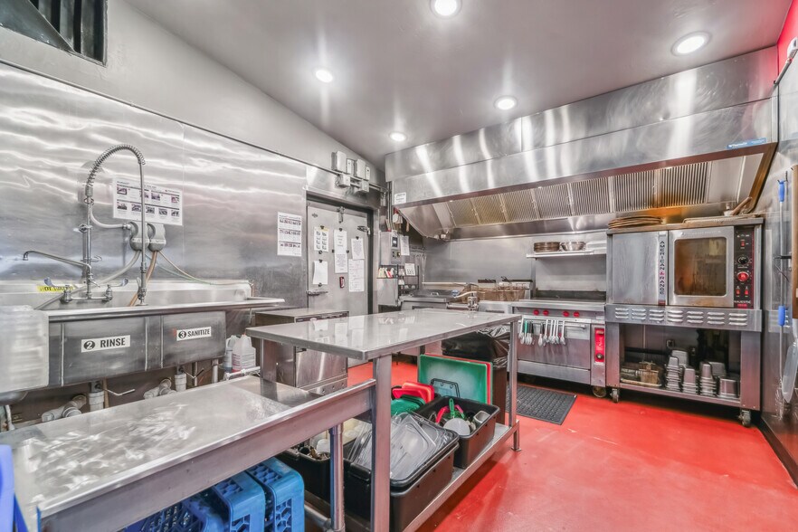 More Photos Of 707 W Park Ave, Kiel Restaurant For Sale