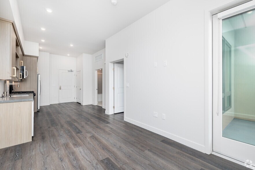 More Photos Of 1340 S Hill St, Los Angeles Apartments For Lease