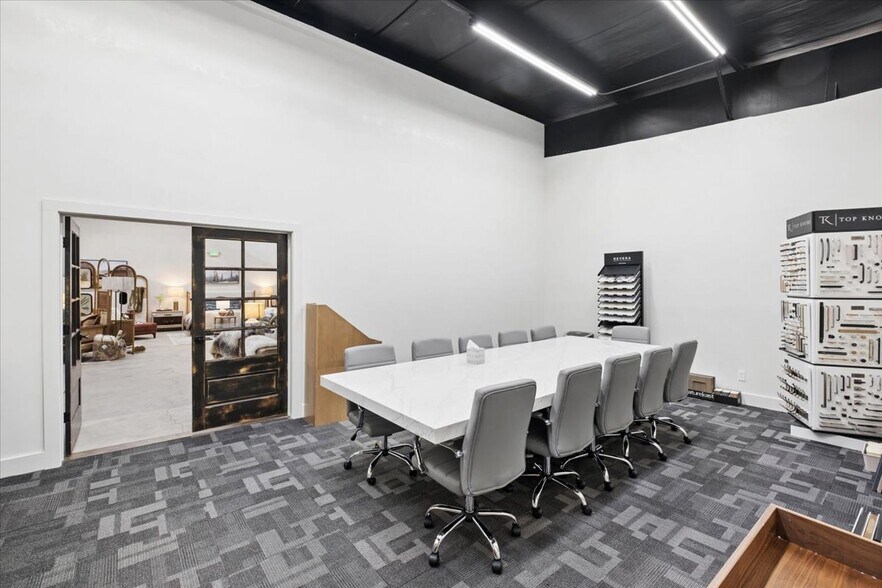 More Photos Of 20 2nd Ave E, Kalispell Office For Sale