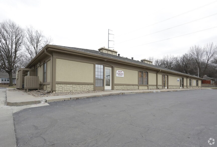 More Photos Of 10600-10628 W 87th St, Overland Park Office For Lease