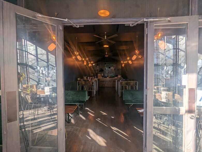 More Photos Of 581 Myrtle Ave, Brooklyn Restaurant For Lease