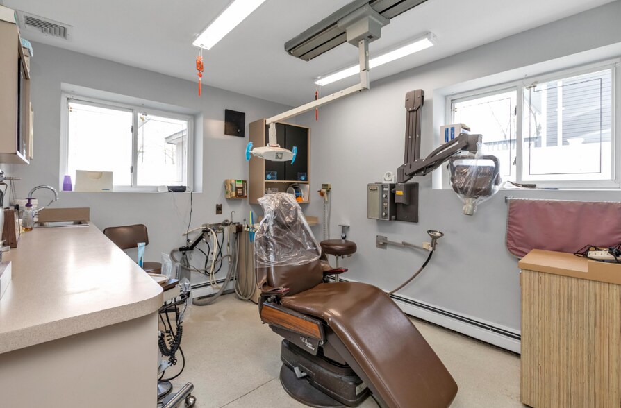 More Photos Of 2461 Merrick Ave, Merrick Medical For Sale