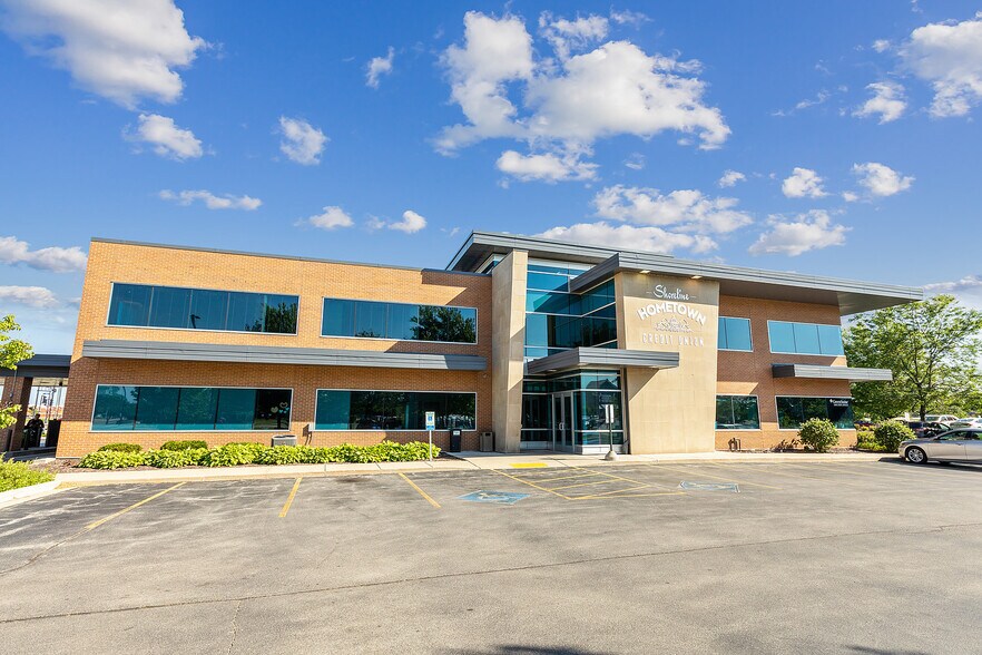 More Photos Of 4400 Calumet Ave, Manitowoc Office For Sale