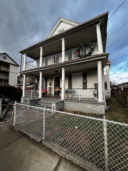 Primary Photo Of 15 Division St, Waterbury Apartments For Sale