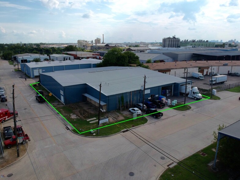 Primary Photo Of 5980 Harvey Wilson Dr, Houston Manufacturing For Sale