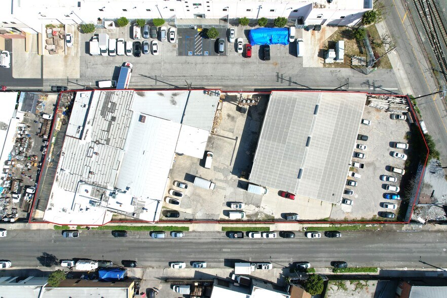 More Photos Of 1623-1643 E 22nd St, Los Angeles Warehouse For Sale