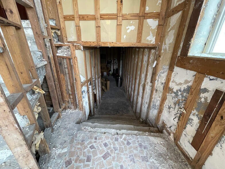 More Photos Of 2400 Delachaise St, New Orleans Specialty For Sale