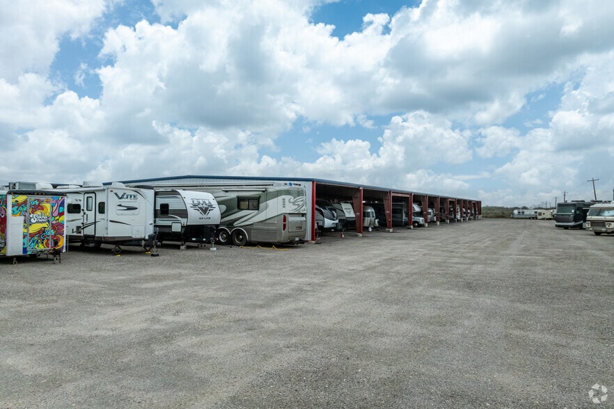 More Photos Of 10777 Highway 183 S, Austin Warehouse For Sale