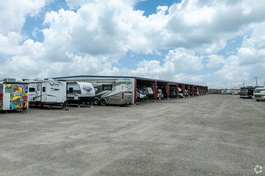More Photos Of 10777 Highway 183 S, Austin Warehouse For Lease