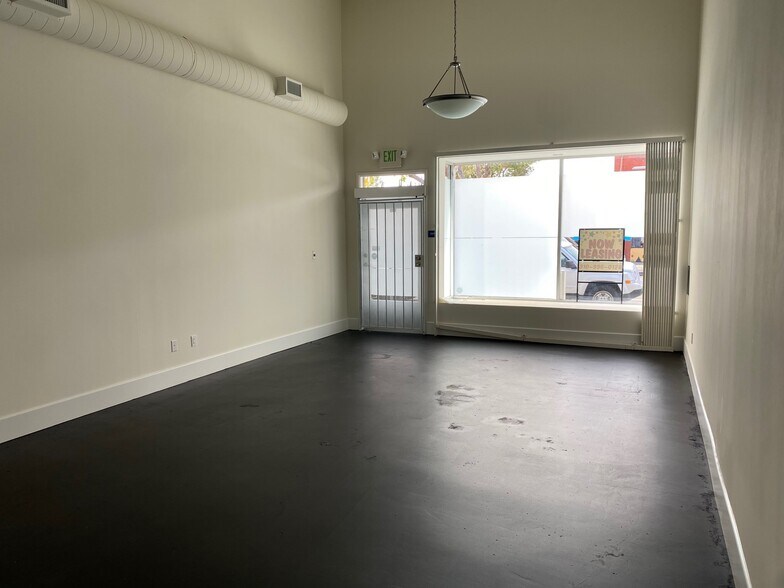 More Photos Of 1050-1058 S Fairfax Ave, Los Angeles Storefront For Lease