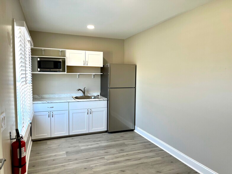 More Photos Of 108 Justice Heights St, Apex Medical For Lease