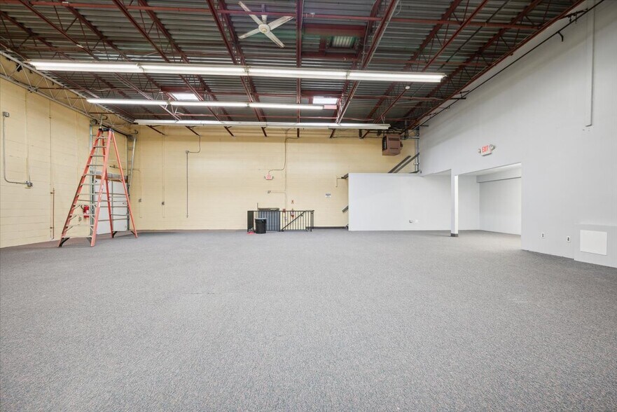 More Photos Of 906 Us Highway 22, Somerville Light Distribution For Lease