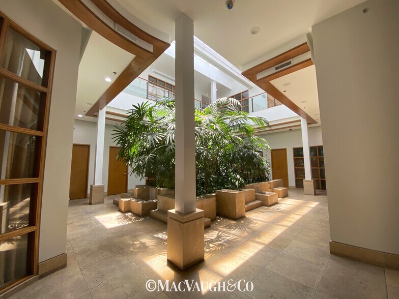 More Photos Of 766 E Colorado Blvd, Pasadena Loft Creative Space For Lease