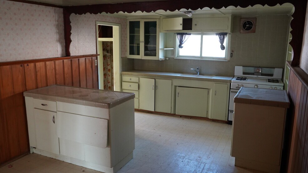 More Photos Of 4451 Glen St, Riverside Multifamily For Sale