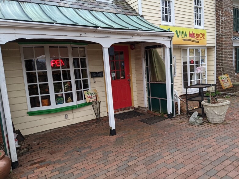 14 Turntable Jct, Flemington, NJ 08822 Retail For Lease