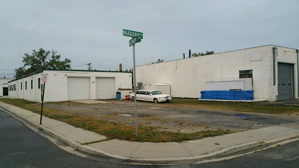 More Photos Of 111 Albany Ave, Freeport Manufacturing For Sale
