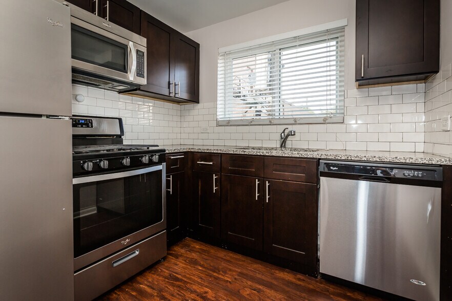 More Photos Of 7545 N Bell Ave, Chicago Apartments For Sale