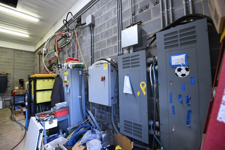 More Photos Of 2534 US 25, Greenwood Carwash For Sale