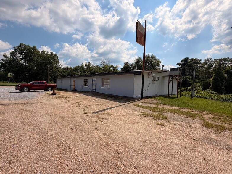 More Photos Of 1095 US Highway 231, Brundidge Freestanding For Sale