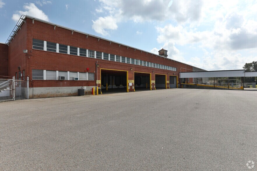 More Photos Of 1550 Wrightsboro Rd, Augusta Manufacturing For Lease