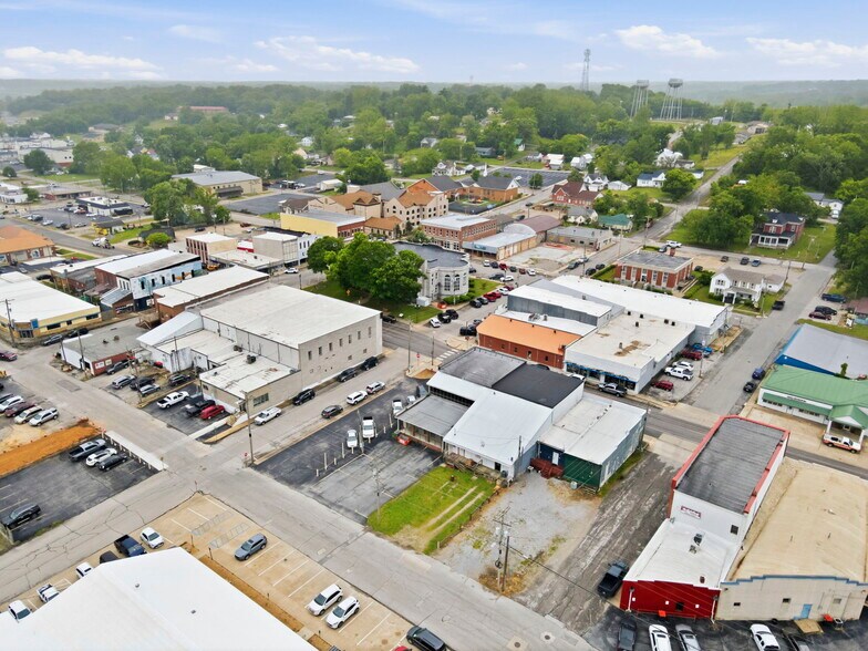 More Photos Of 805 Main St, Cassville General Retail For Sale