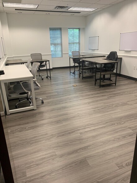 More Photos Of 11211 Taylor Draper Ln, Austin Office For Lease