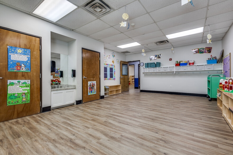 More Photos Of 2120 S Garden Ridge Blvd, Flower Mound Religious Facility For Sale