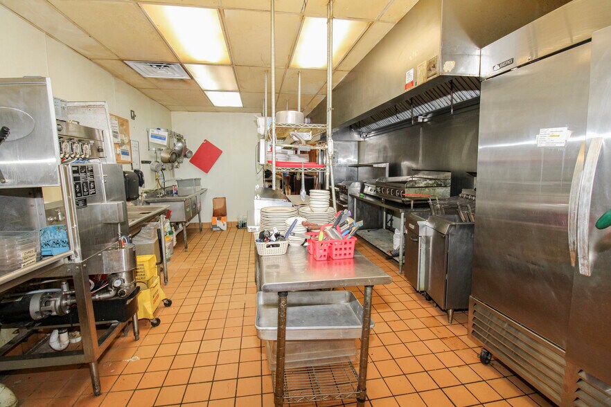 More Photos Of 125 Main St, Huron Bowling Alley For Sale