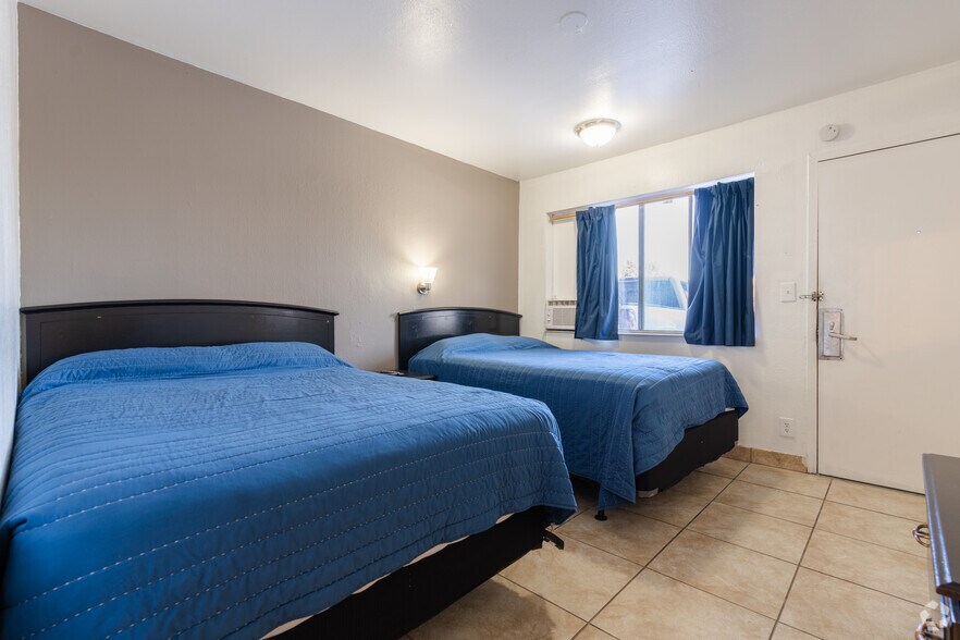 More Photos Of 2016 Old Us-31, Jeffersonville Hotel For Sale