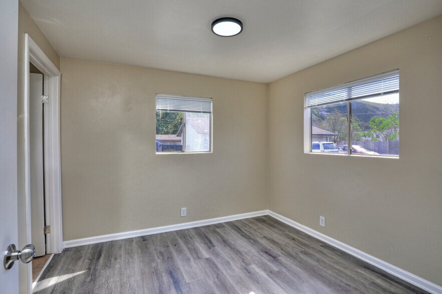 More Photos Of 852 N Ventura Ave, Ventura Apartments For Sale