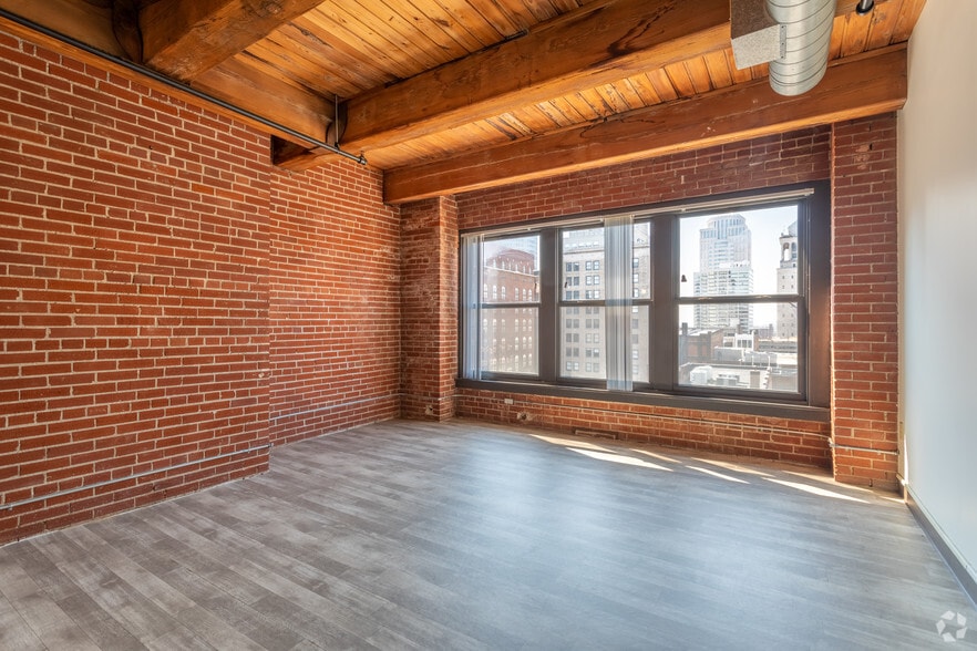 More Photos Of 1114-1116 Washington Ave, Saint Louis Apartments For Lease