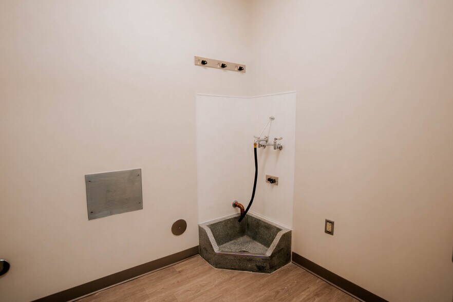 More Photos Of 11880 Physicians dr, El Paso Healthcare For Sale