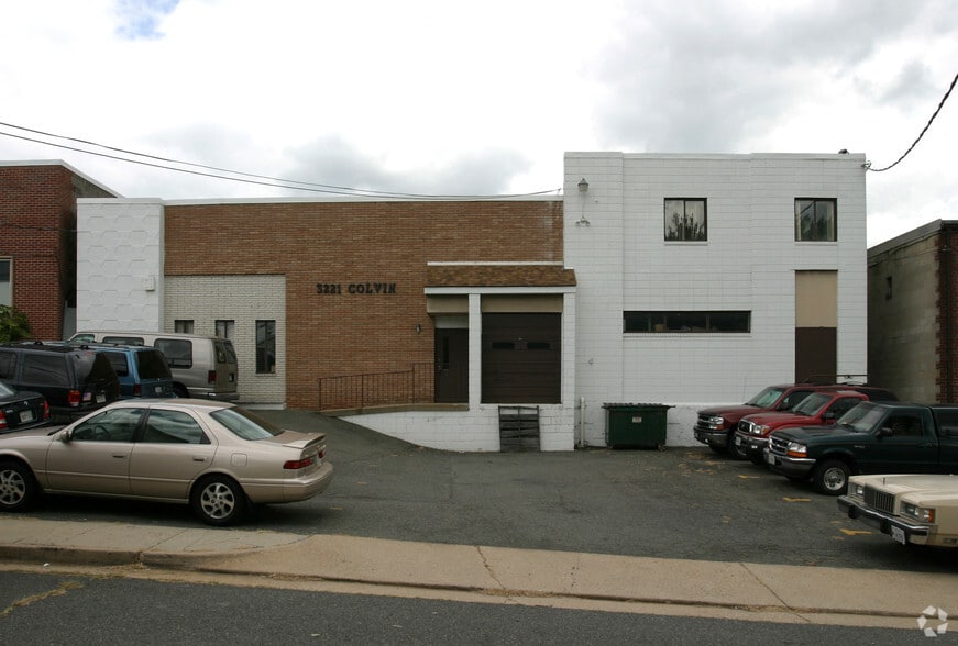 More Photos Of 3219-3221 Colvin St, Alexandria Warehouse For Lease