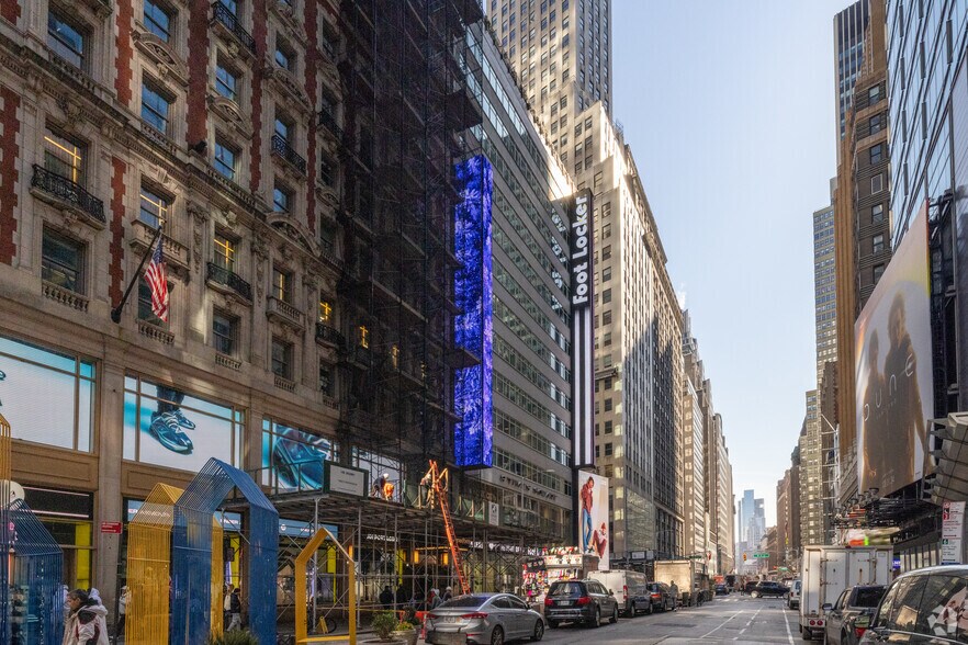 More Photos Of 1460 Broadway, New York Coworking Space