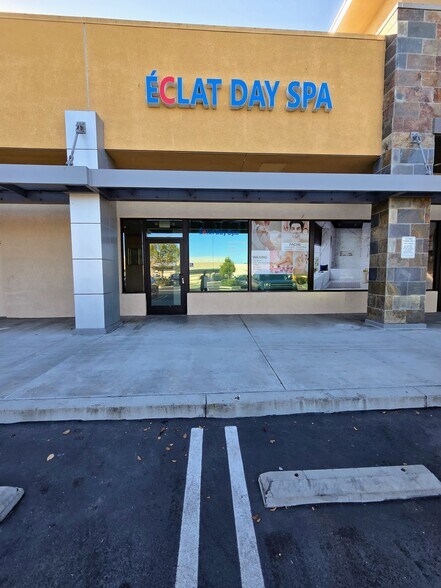 More Photos Of 3135 Harbor Blvd, Costa Mesa Freestanding For Lease