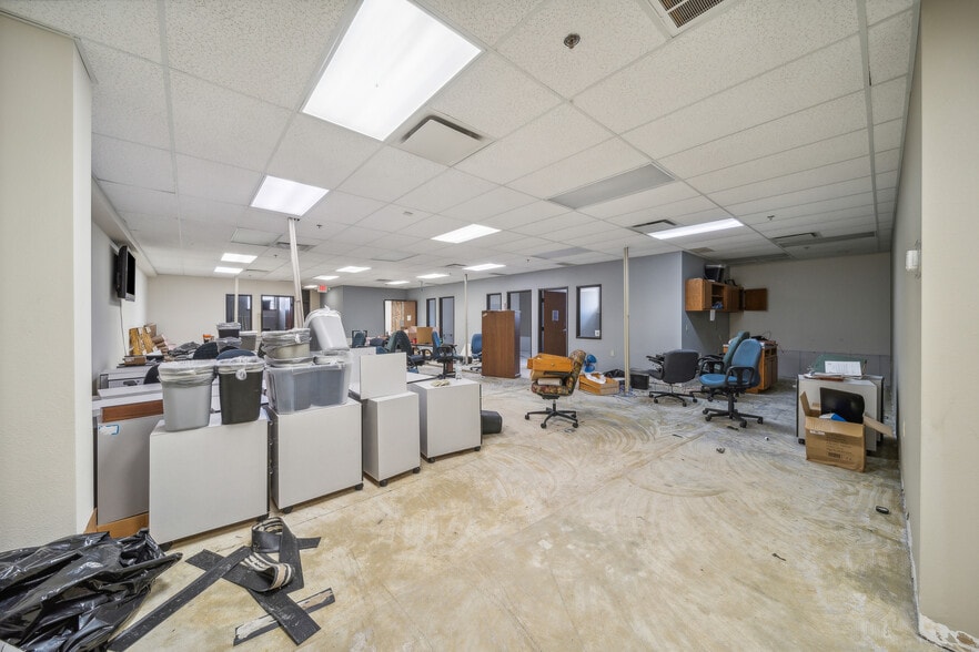 More Photos Of 2020 Holly Rd, Claremore Office For Sale