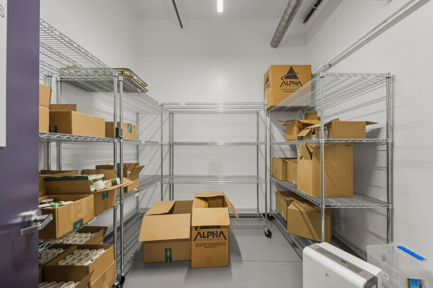 More Photos Of 700 S Main St, Sheffield Refrigeration Cold Storage For Sale