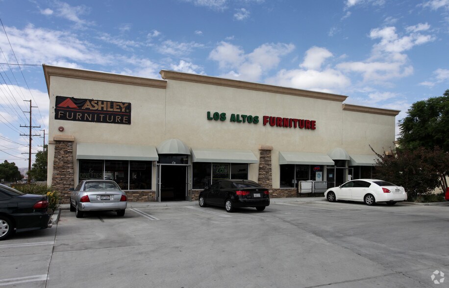 More Photos Of 680 S State St, San Jacinto Freestanding For Lease