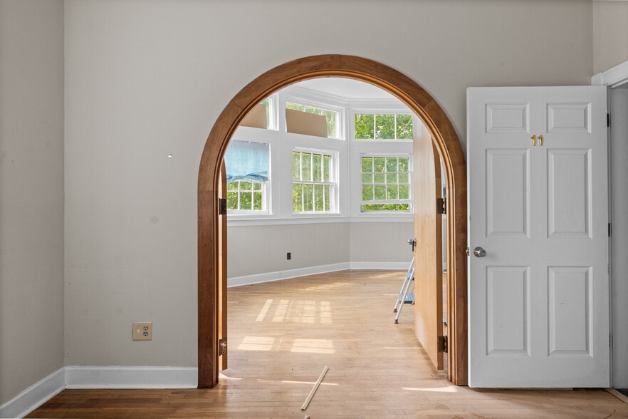 More Photos Of 101 St Clair St, Frankfort Loft Creative Space For Sale