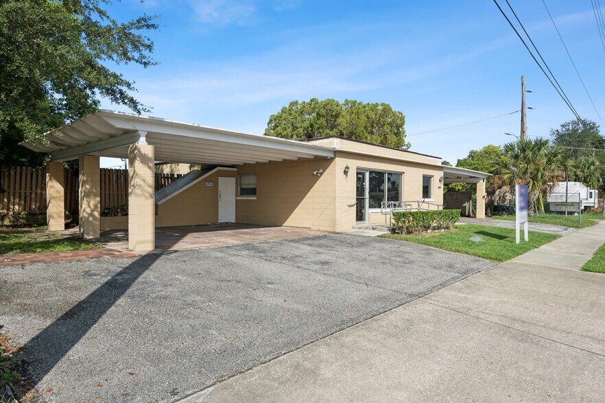 More Photos Of 4460 Edgewater Dr, Orlando Office For Lease