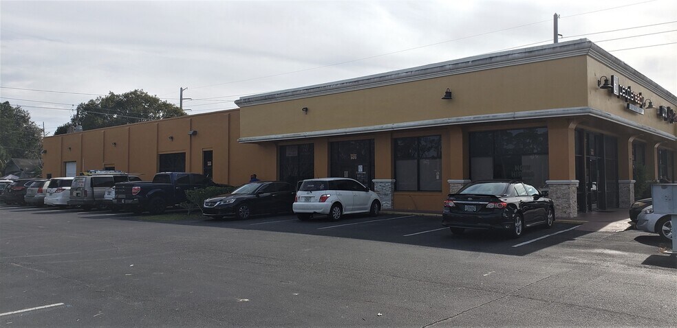 More Photos Of 2475 S Park Ave, Sanford Storefront Retail Office For Lease