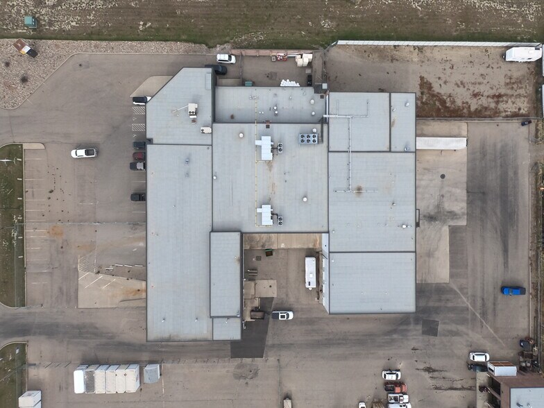 More Photos Of 2525 36th St N, Lethbridge Warehouse For Lease