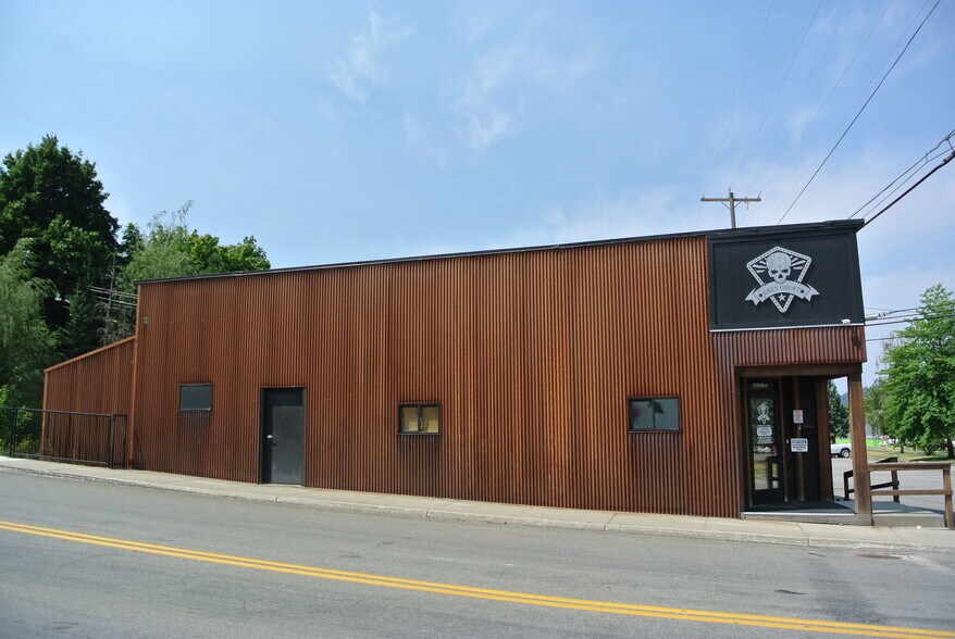 More Photos Of 2 S Division St, Kellogg Restaurant For Sale