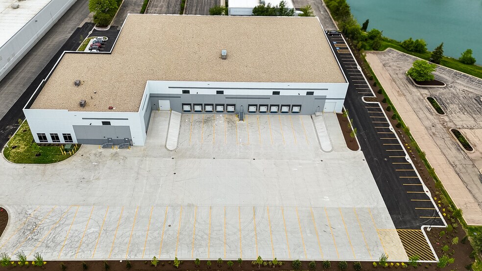 More Photos Of 2290 White Oak Cir, Aurora Warehouse For Lease