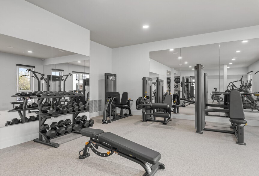 More Photos Of 266 Canal St, Salem Apartments For Lease