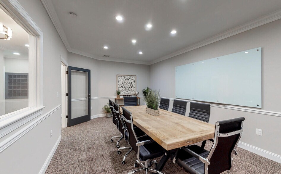 More Photos Of 48 S Market St, Elizabethtown Office For Lease