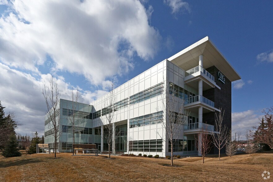 More Photos Of 3710 33rd St NW, Calgary Office For Lease